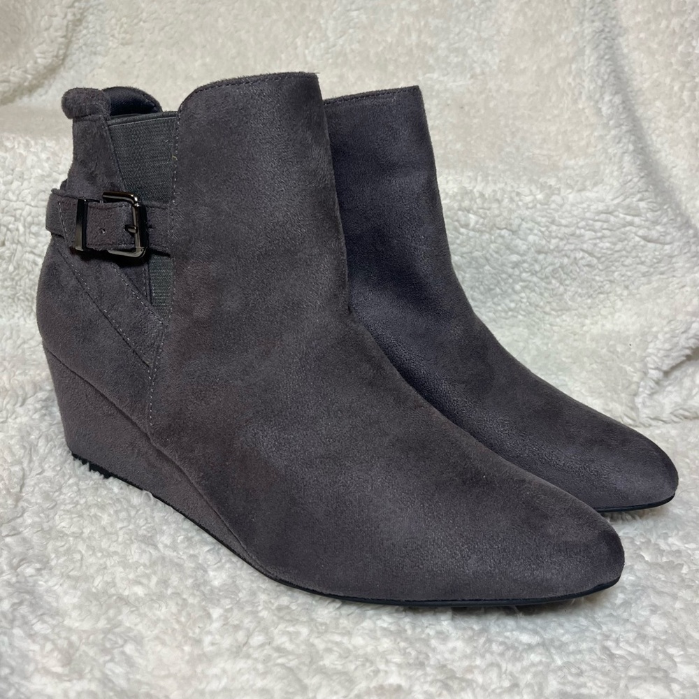 Dream Pairs Gray Wedge Ankle Booties Size 8.5